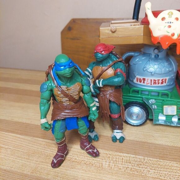 Teenage Mutant Ninja Turtles Pizza Thrower Bike + 4 Turtles - Picture 2 of 16